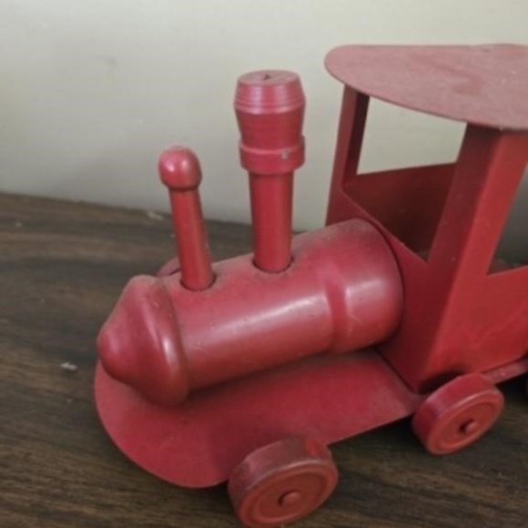 Vintage 2 Piece Metal Red Train 11 inches Long Home Christmas Decorations Holida - Picture 2 of 7